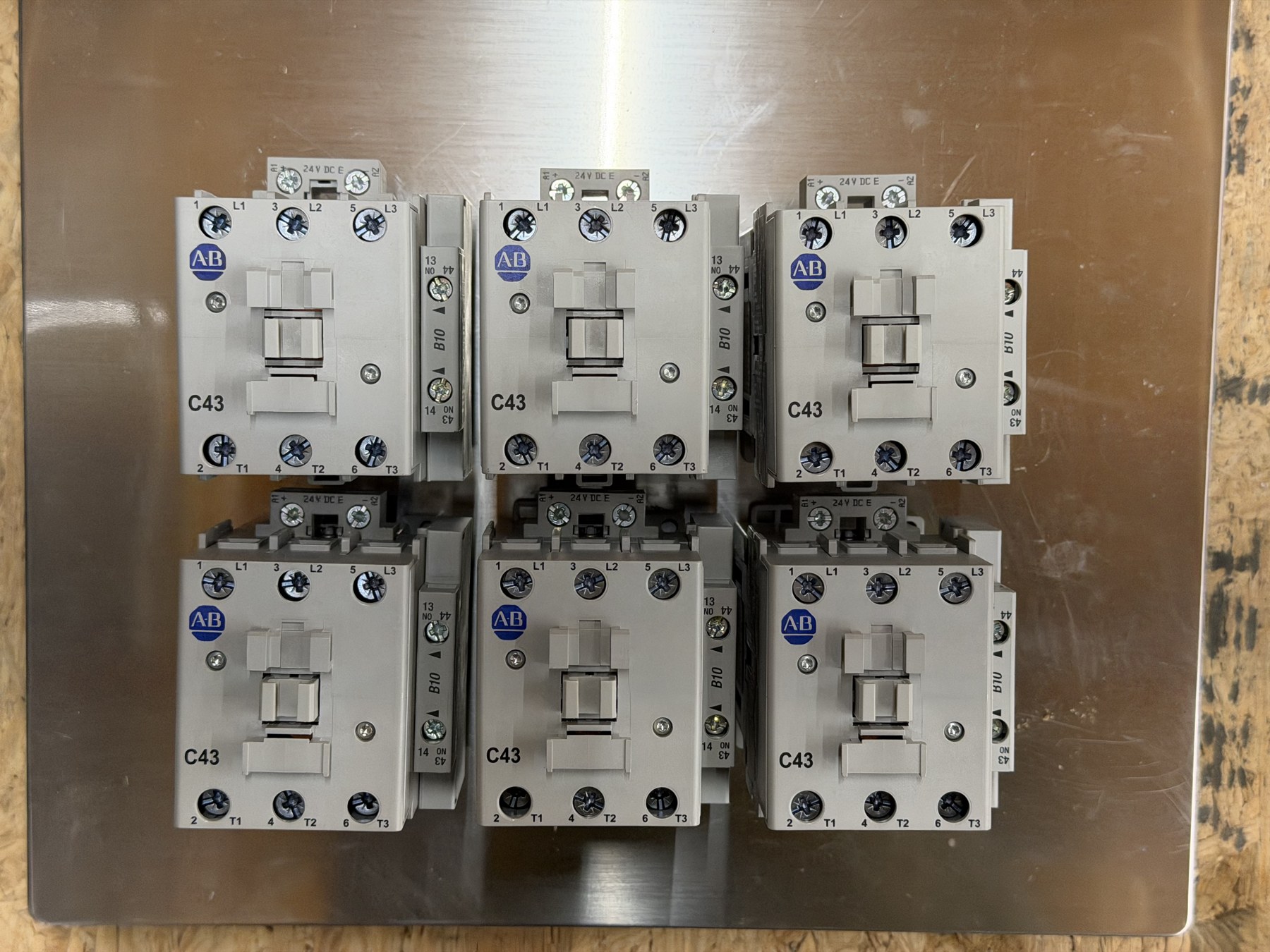 Allen-Bradley 100-C43EJ10 Series B Contactor 43A 24V DC with 1 NO Auxiliary