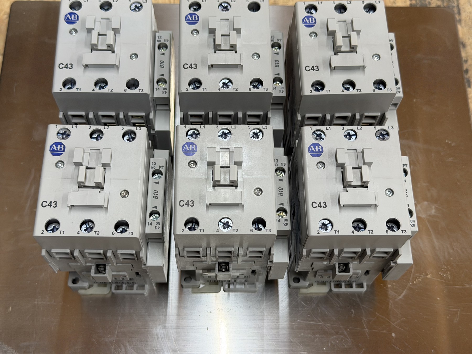 Allen-Bradley 100-C43EJ10 Series B Contactor 43A 24V DC with 1 NO Auxiliary thumbnail 3