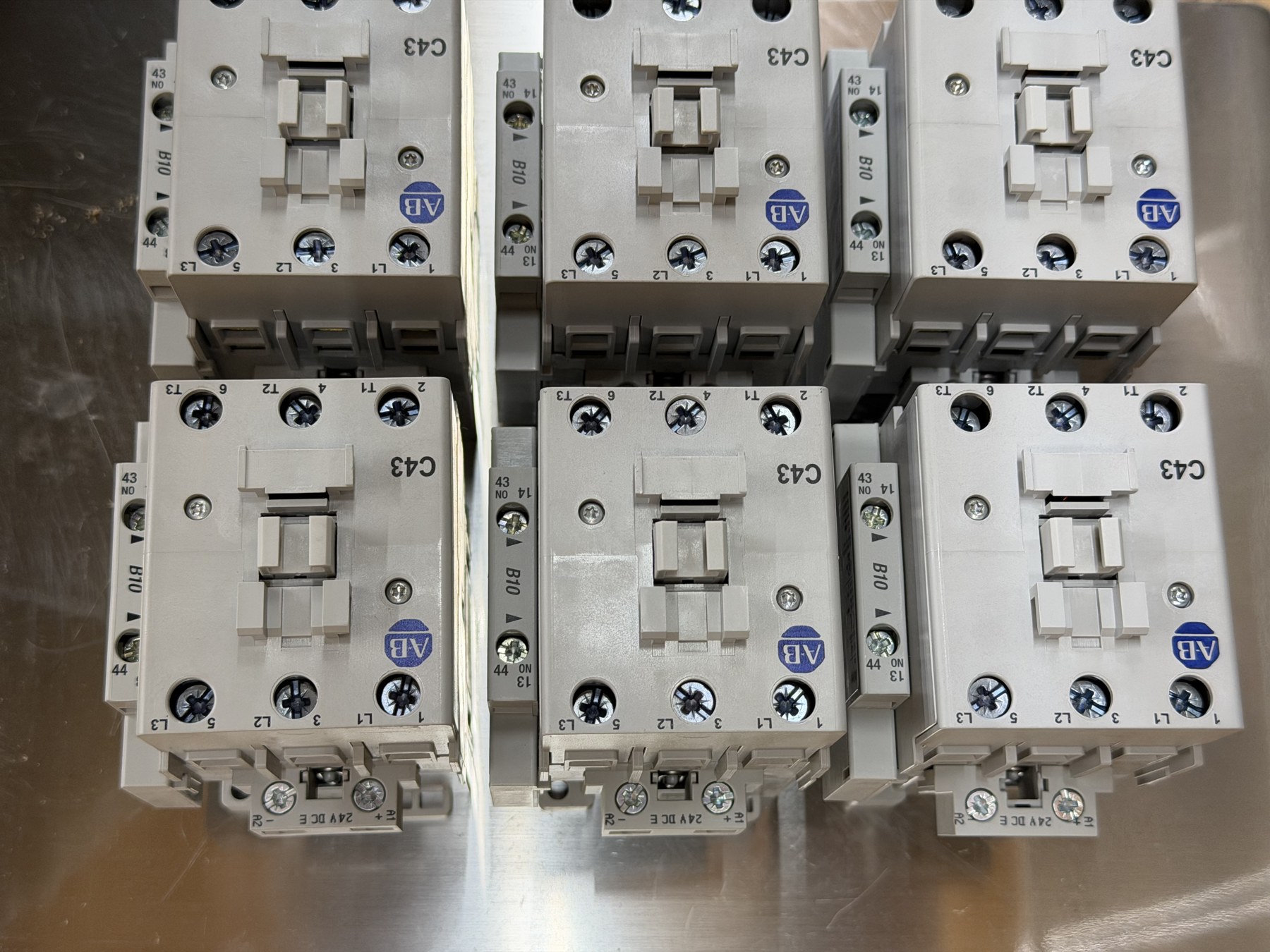 Allen-Bradley 100-C43EJ10 Series B Contactor 43A 24V DC with 1 NO Auxiliary thumbnail 4