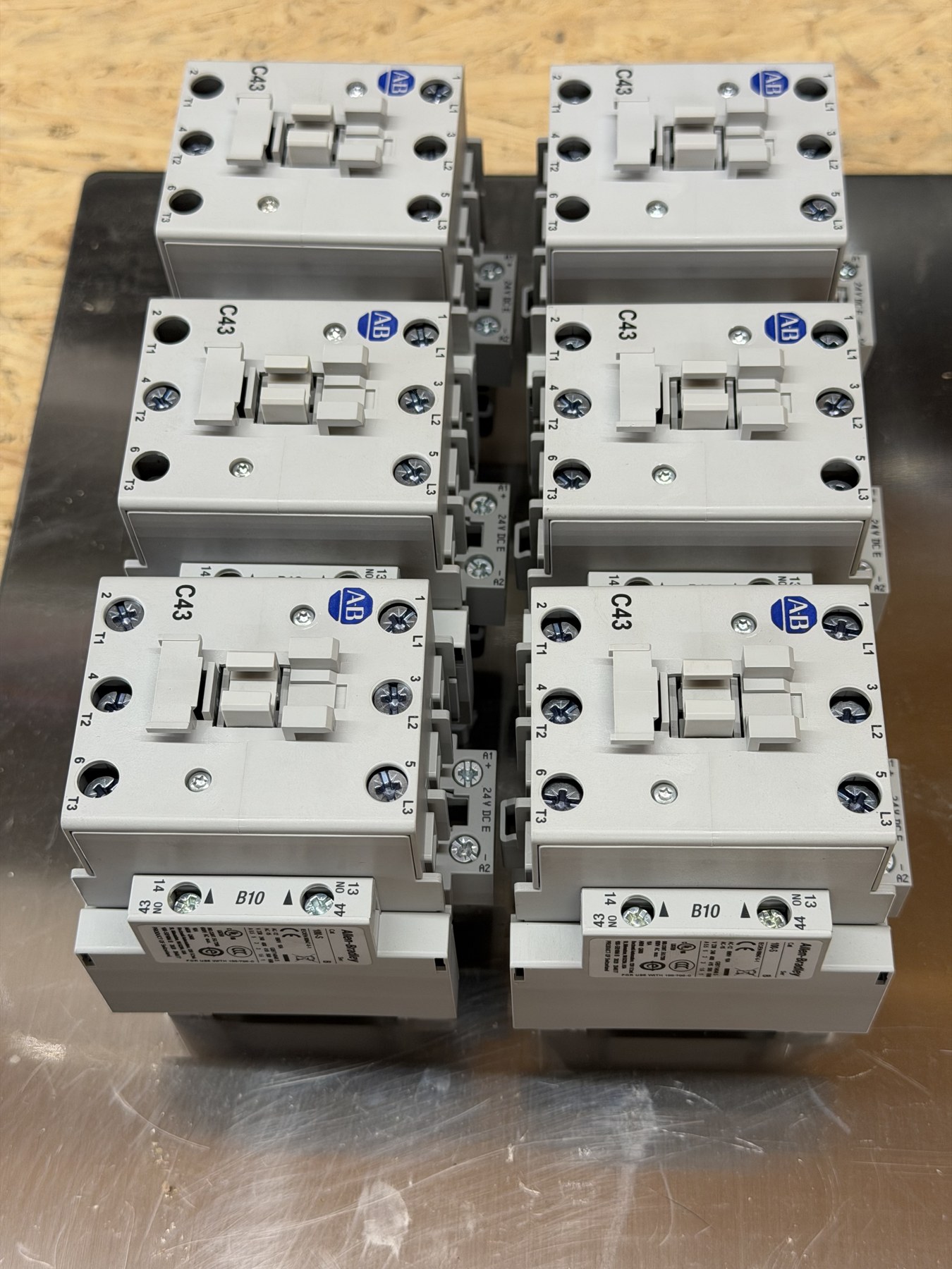 Allen-Bradley 100-C43EJ10 Series B Contactor 43A 24V DC with 1 NO Auxiliary thumbnail 5