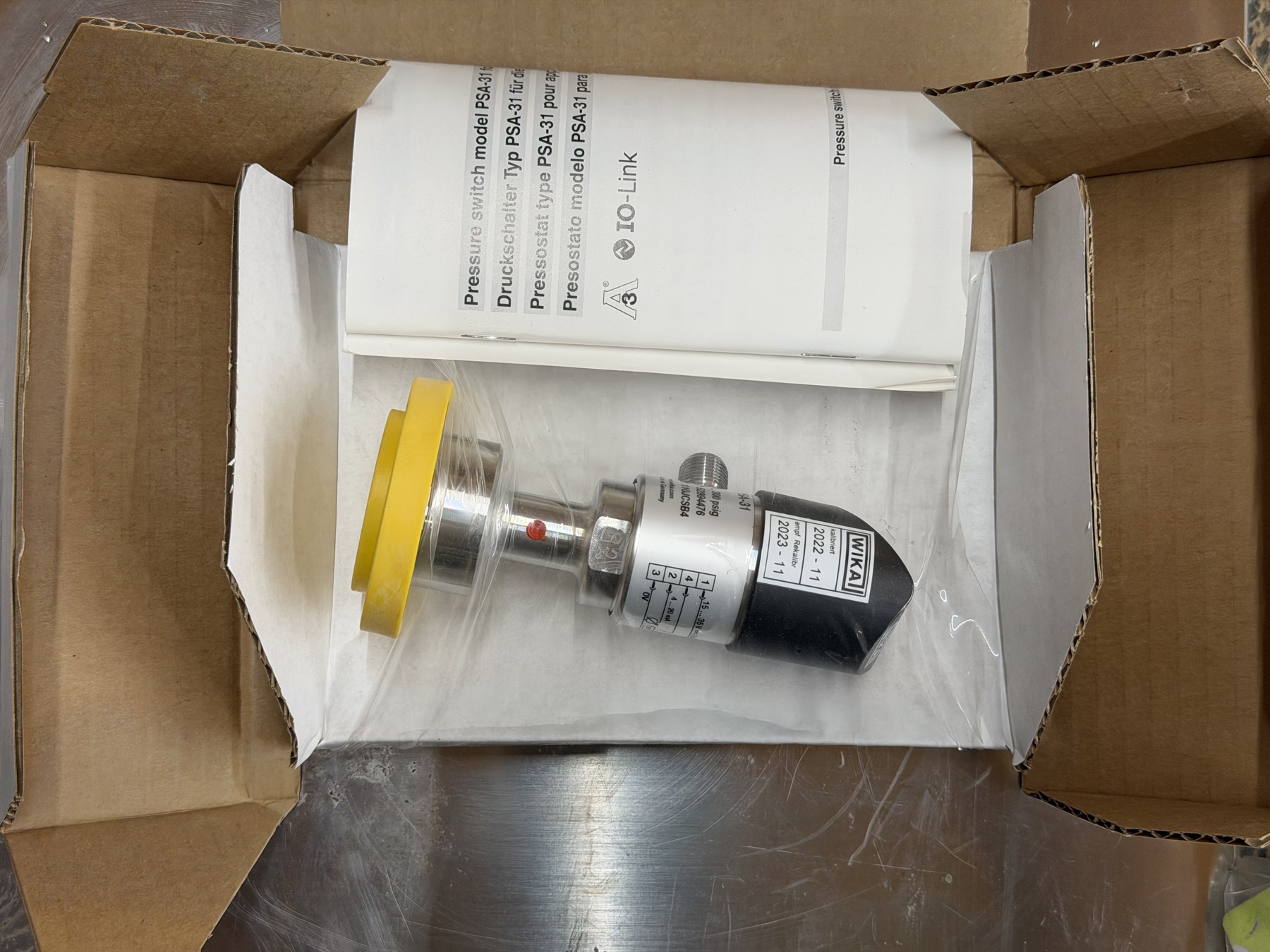 WIKA PSA-31 Pressure Switch / Transmitter, 0–300 psig, 1-1/2-inch TC