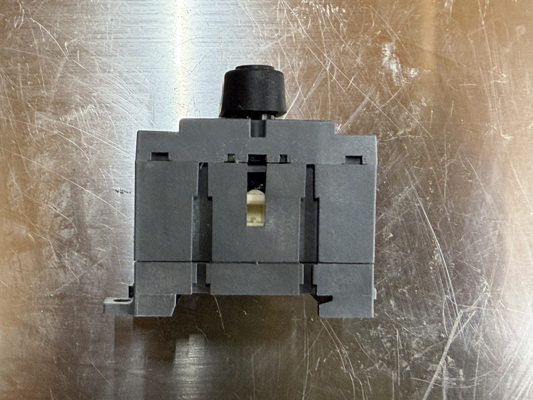 ABB OT40F3 40A 3-Pole Non-Fused Switch-Disconnector thumbnail 4
